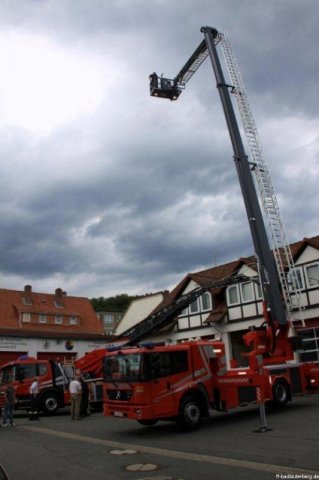 2011-06-16 -51- Vorfuehrung Hubrettungsfahrzeuge